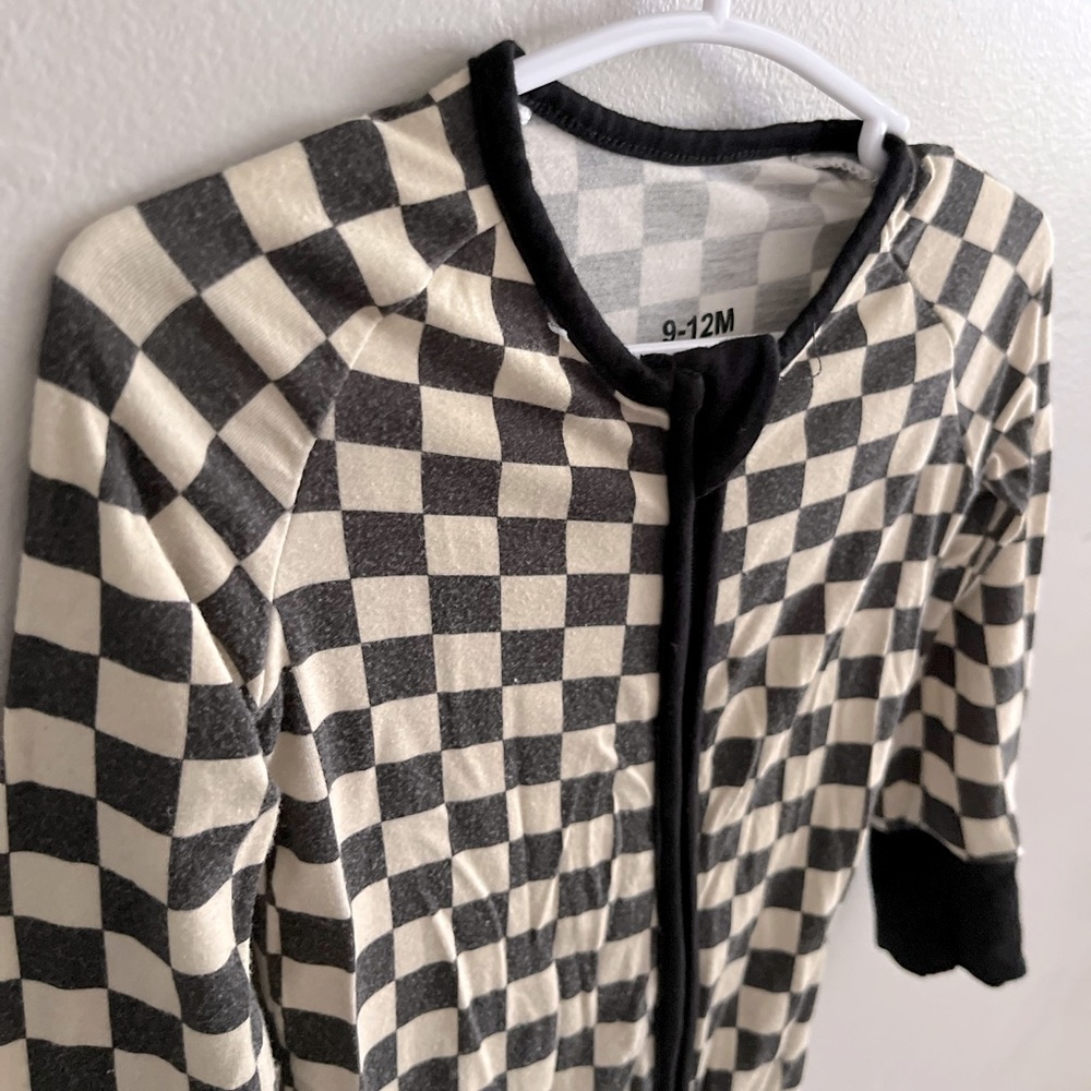 Checkered bamboo sleeper